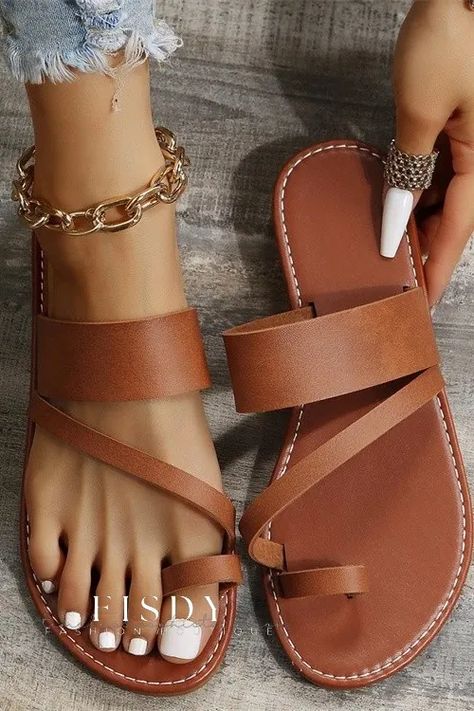 Strappy sandals outfit