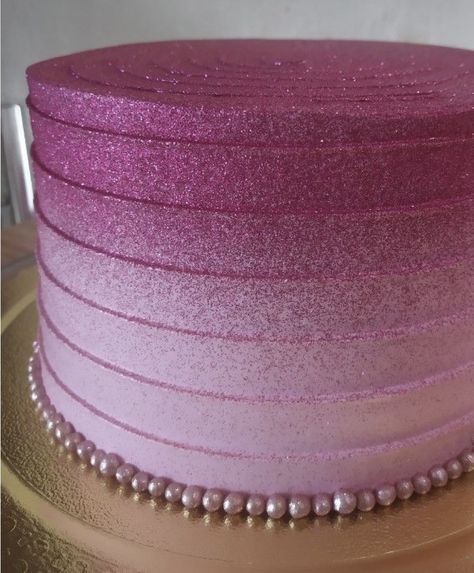 Barbie Glitter Cake, Magenta Birthday Cake, Bolo Pink Glitter, Magenta Birthday Party, Bolo Rosa Pink Com Glitter, Glitter Cake Ideas, Magenta Cake, Pink Barbie Cake, Pink Glitter Cake