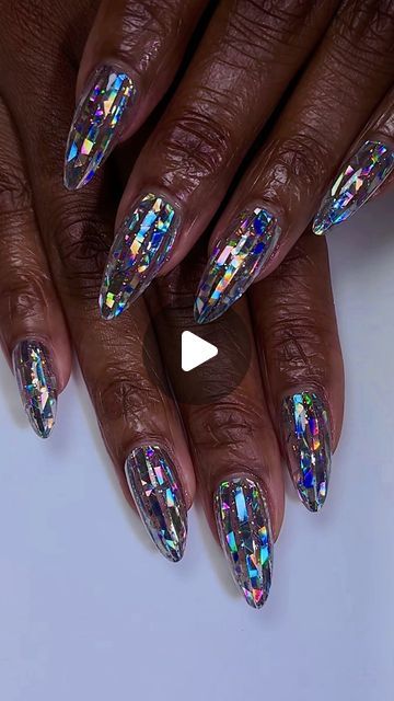 Holographic Nail Art Designs, Agate Nails Design, Holo Nail Art, Foil Art Nails, Nail Space At Home, Optical Illusion Nails, Fairy Dust Nails, Nail Foil Designs Ideas, Nail Art Diamonds