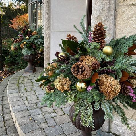 Christmas Greenery Arrangements, Gold Hydrangea, Curb Appeal Landscape, Greenery Arrangements, Chicago Design, Christmas Planters, Hydrangea Wreath, Planter Ideas, Christmas Greenery