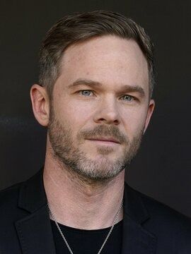 Shawn Ashmore - Actor Men Eyes, Aaron Ashmore, Bobby Drake, Fit Actors, Shawn Ashmore, Bryan Singer, Head Drawing, Wolverine Hugh Jackman, Hollywood Actors