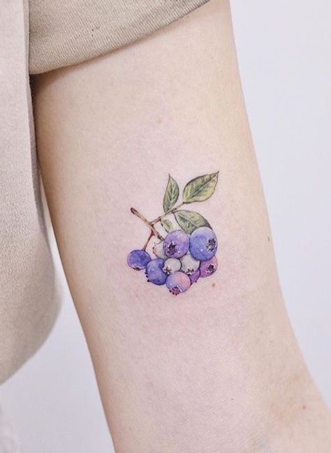 Blueberry Flower Tattoo, Strawberry And Blueberry Tattoo, Berry Tattoo Ideas, Heemee Tattoo, Berry Tattoos, Tattoo Design Meaning, Berries Tattoo, Lisbon Tattoo, Berry Tattoo