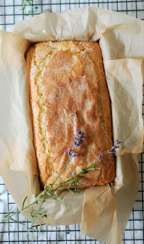 Lavender Loaf Cake, Lavender Dishes, Thyme Dessert, Herbal Baking, Lavender Bread Recipe, Honey Lavender Cake, Lavender Tea Bread, Spring Bakes, Lavender Bread