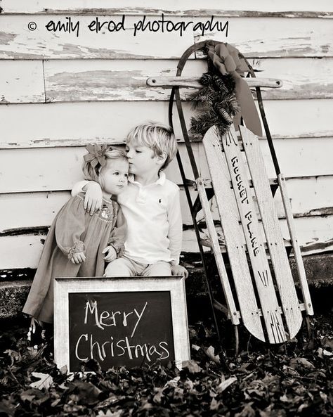 .. Sled Pictures, Sibling Christmas Pictures, Christmas Pictures Kids, Family Holiday Pictures, Christmas Pic, Christmas Poses, Farm Photos, Christmas Card Pictures, Christmas Sled