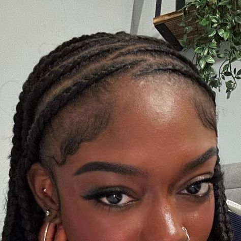 Feed In Twists Braids, Zig Zag Part Hair Braids, Braid Styles For Black Women Cornrows, Fulani Braids Zig Zag, Afro With Cornrows, Fulani Braids Natural Hair Curly, Fulani Afro, Zigzag Fulani Braids, Zig Zag Part Hair Black Women