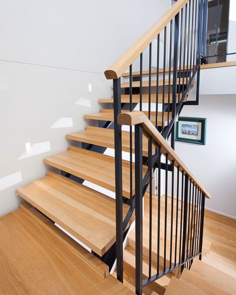 New Model House, Timber Handrail, Indoor Railing, Steel Balustrade, Timber Stair, Staircase Design Modern, Timber Staircase, Staircase Railing Design, Handrail Design