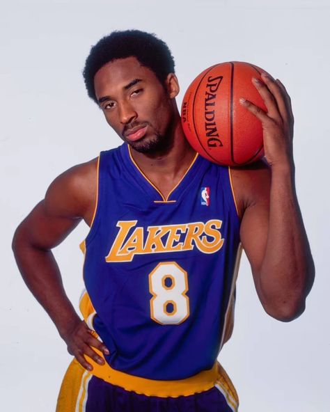 Kobe Year Birthday Photoshoot, Basketball Photoshoot, Nba Pics, Kobe Bryan, Kobe Basketball, Kobe Bryant Quotes, Kobe Bryant 8, Kobe Bryant Pictures, Kobe Bryant Black Mamba