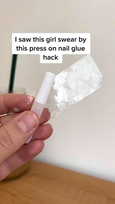 Press On Nail Hacks, Nail Hacks, Diy Acrylic Nails, Nagel Tips, Short Acrylic Nails Designs, Nail Glue, Pretty Acrylic Nails, Chic Nails, Short Acrylic Nails