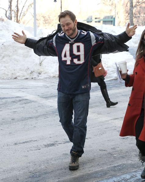 Chris Pratt and Chris Evans Honor Their Super Bowl Bet With Adorable Kids Actor Chris Pratt, Marvel Actors, Chris Pratt, Star Lord, Chris Evans, In Boston, Celebrity Pictures, Super Bowl, New Orleans