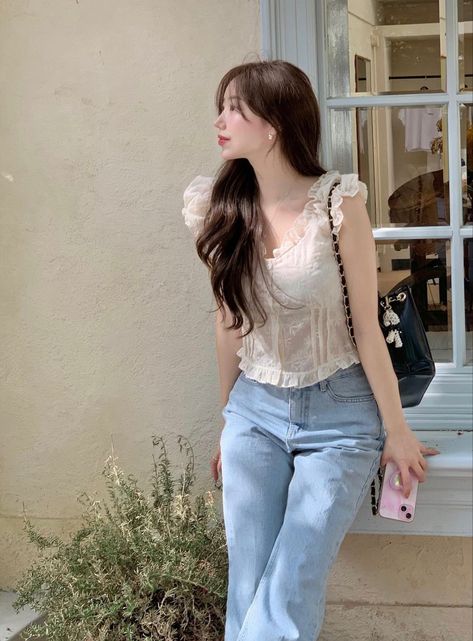 Ulzzang Fashion Summer, Top And Jeans Outfit, Floral Skirt Outfits, Top And Jeans, Dressy Casual Outfits, Trendy Dress Outfits, Ulzzang Fashion, Kpop Fashion Outfits, Dressy Outfits