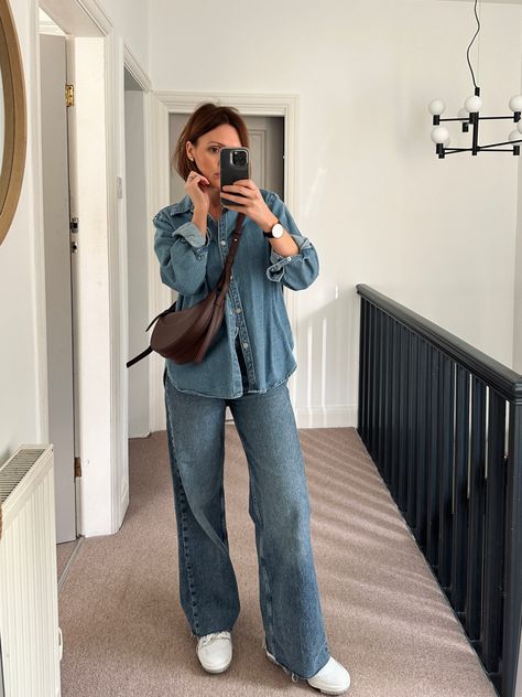 Denim 2023, Monochromatic Fashion, 2023 Ss, Capsule Outfits, Double Denim, Inspo Outfit, Minimal Chic, Fashion Details, Simple Outfits