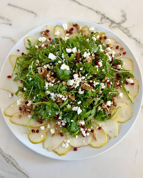 Pear Carpaccio, Carpaccio Recipe, Radicchio Salad, Fall Salad, Bartlett Pears, Quick Salads, A Good Relationship, Sliced Pears, Pear Salad