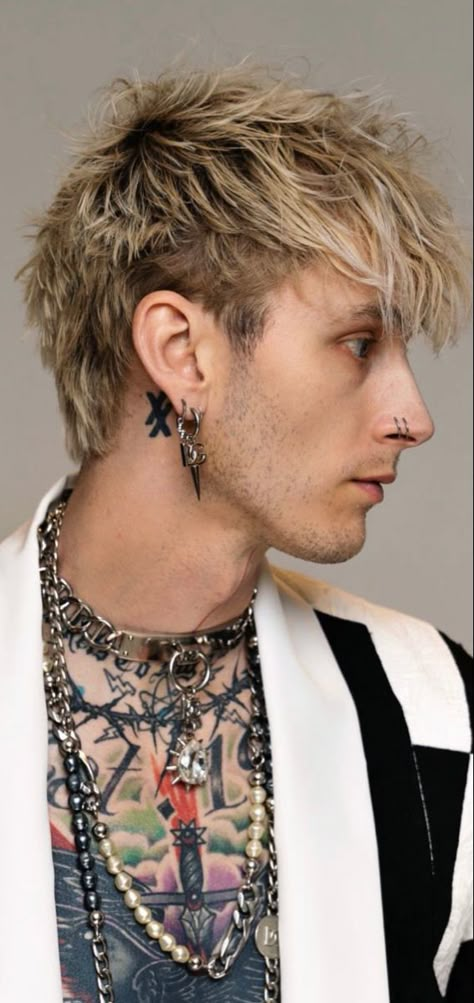 Mgk Short Hair, Mgk Mohawk, Mgk Hairstyle, Mgk Haircut, Mgk Hair, Blinde Hair, Y2k Boy, Punk Haircut, Mr Baker