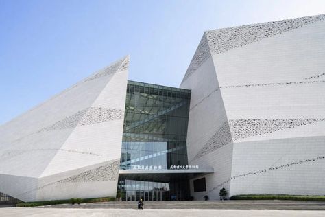 Mountain landscapes inform Natural History Museum in China Arch Library, Random Architecture, Art Galleries Architecture, Dinosaur Exhibition, Architecture Museum, Galleries Architecture, Hotel Facade, Museum Ideas, Unique Bedroom Design