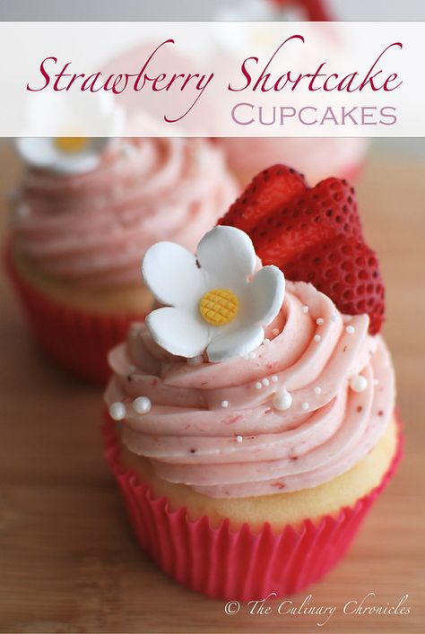 Strawberry Shortcake Cupcakes, Shortcake Cupcakes, Strawberry Shortcake Cupcake, Cookies Cupcake, Strawberry Shortcake Birthday, Strawberry Shortcake Party, Strawberry Shortcake Recipes, Strawberry Party, Savoury Cake