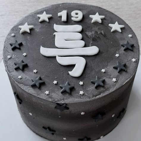 Birthday Cake Ideas For 14th Birthday, Straykids Birthday Cake, Stray Kids Cake Birthday, Bolo Stray Kids, Skz Cake Ideas, Stray Kids Birthday Cake, Skz Birthday Cake, Kpop Cake Ideas, Kpop Birthday Cake