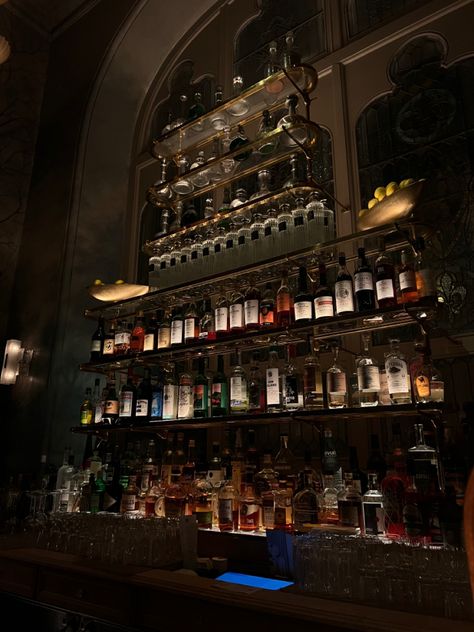 Modern Bar Aesthetic, Bar Setting Ideas, Mixologist Aesthetic, Bourbon Drink, Bar Owner, Bar Owner Aesthetic, Bar Astethic, Aesthetic Bar, Bartender Aesthetic