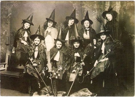 vintage everyday: Old Photos of Women in Witch Costumes, circa 1800s Vintage Witch Photos, Witch Photos, Vintage Halloween Photos, Photo Halloween, Witch Costumes, Theme Harry Potter, Vintage Witch, White Witch, Season Of The Witch