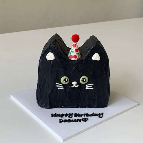 Cat Cake Design, Cat Cakes Birthday, Cake Designs Easy, Cake Designs Simple, Black Cat Cake, Black Cat Birthday, Cat Birthday Cake, Chocolate Cake Designs, Anime Cake