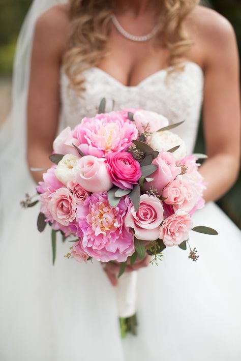 Pink Rose And Peony Bouquet, Pink Bouquets Of Flowers, Peonies And Ranunculus Bouquet, Pink Wedding Bouquet Ideas, Pink Ranunculus Bouquet, Pink Marriage, Pink Bride Bouquet, Pink Peony Bouquet Wedding, Blush Pink Bouquet