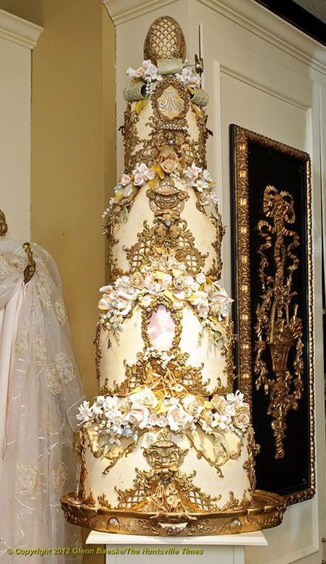 10 of Pinterest's Most OTT Floral Wedding Cakes Renesance Wedding, Large Wedding Cake, White And Gold Wedding Cake, Fav Products, Couture Cakes, Floral Wedding Cakes, Large Wedding, Amazing Wedding Cakes, Gold Wedding Cake