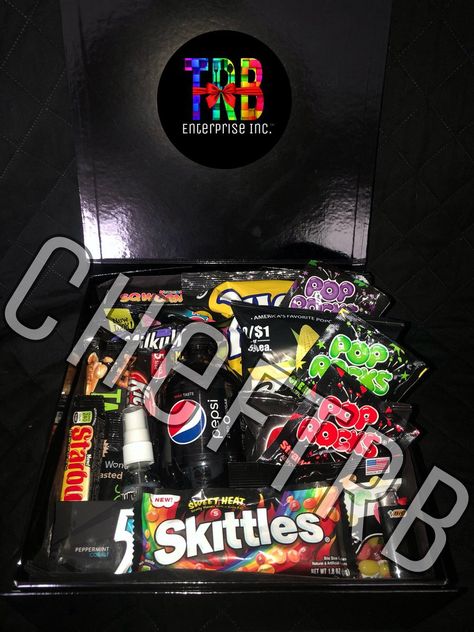 Color Box Black Color Party Black Basket Ideas, Color Party Black Basket, Black Snack Basket, Black Color Party Basket, Black Color Party Basket Ideas, Black Basket Ideas For Color Party, One Color Box Gift, Color Party Basket Ideas Black, Black Snacks Ideas For Color Party