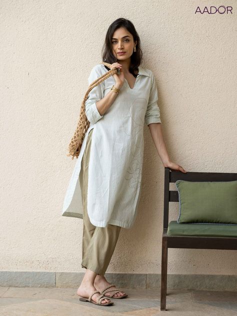 Formal Kurta Designs Women, Small Kurti Designs, Tunics Outfits For Women, Kurtha Ideas Women, Indian Formal Outfits For Women, Formal Salwar Suits For Women, Formal Indian Suits For Women, Formal Kurtas For Women, Minimal Kurti