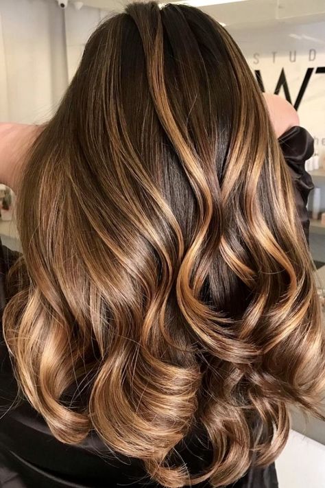 Autumn Hair 2023 Trends, Top Hair Colour 2023, Hair Highlights For Brown Hair Caramel, Winter Hair Colours 2023, Autumn Hair Colours 2023, Hair Color Trends 2023 Fall, Hair Colours 2023 Trends, Trending Hair Colour 2023, Autumn Hair 2023