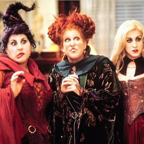 30 Best Disney Halloween Movies - Disney Channel Halloween Movies Disney Halloween Movies, Hermanas Sanderson, Classic Halloween Movies, 31 Nights Of Halloween, Hocus Pocus 1993, Kathy Najimy, Hocus Pocus Movie, Disney Halloween Parties, American Horror Stories