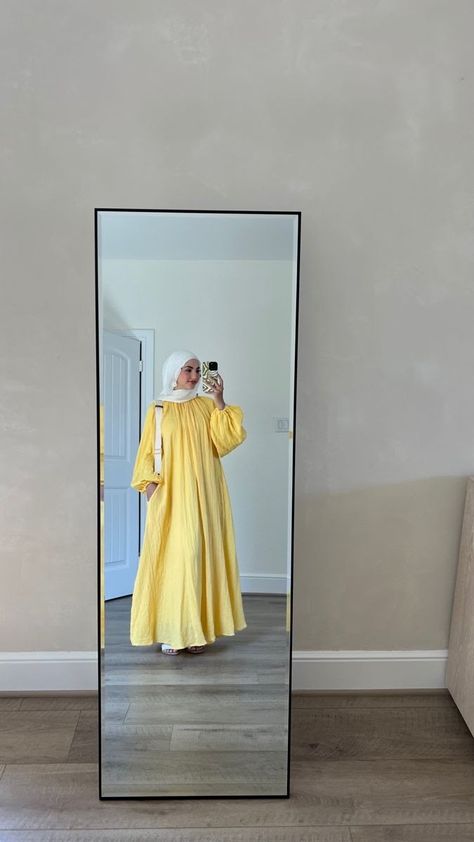 Yellow Dress Hijab Outfit, Hijabi Summer Dresses, Summer Outfit Hijab, Summer Hijabi Outfits, Abaya Summer, Aesthetic Muslim Outfits, Summer Hijabi, Summer Abaya, Hijabi Summer Outfits