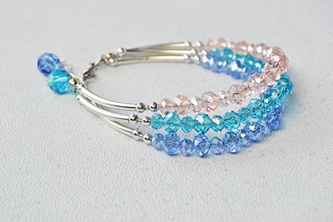 3 Steps to Make a Three-Strand Bracelet with Crystal Glass Beads and Silver Tube Beads- Pandahall.com Crystal Bracelets Tutorial, Brooch Making, Bracelet Instructions, Simple Beaded Bracelets, Three Strand Bracelet, Beads Magic, Bracelet Tutorials, Tube Bracelet, Beading Inspiration