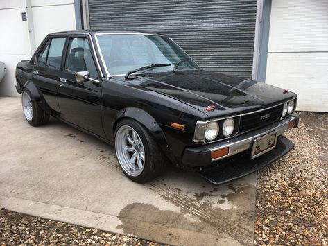 TOYOTA COROLLA KE70 #toyota #jdm #retrocar Corolla Ke70, Corolla Wagon, Corolla Dx, Classic Toyota, Corolla Hatchback, Cars Land, Cars Uk, Old Classic Cars, Japan Cars