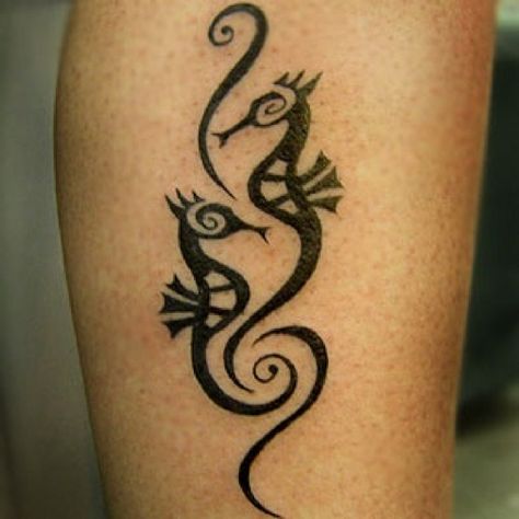 Tribal Seahorse Tattoo Seahorse Tatoos, Sea Horse Tattoo Design, Tattoo Seahorse, Manta Tattoo, Frank Tattoo, Seahorse Tattoos, Horse Tattoo Design, Seahorse Tattoo, 3 Horses