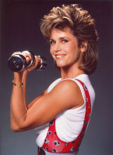 How to Dress Like a 1980s Aerobics Junkie: 3. Wear a cool ’80s hairdo (possibly a mullet) 1980s Aerobics, Jane Fonda Workout, 80s Fashion Women, Retro Fitness, 80s Party Outfits, 80s Workout, 80s Makeup, Aerobics Workout, Jane Fonda