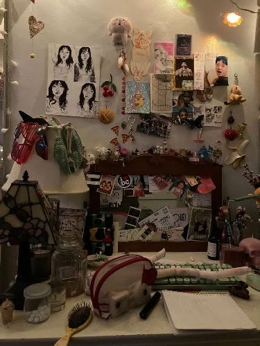 Cluttered Room Aesthetic, Cluttered Bedroom Aesthetic, Maximalist Rooms, Cluttered Bedroom, Monday's Child, College Room, Room Redesign, Pretty Bedroom, Room Goals