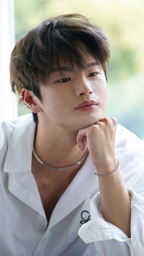 Most Handsome Korean Actors, Hey Boy, Most Handsome Actors, Park Bo Young, Seo In Guk, Ulsan, Korean Drama Best, Handsome Actors, Beauty Life Hacks Videos