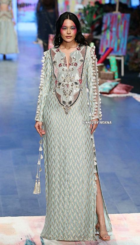 Payal Singhal - India 🇮🇳 Payal Singhal Lehenga, Payal Khandelwal Collection, Payal Singhal, Fancy Kurti, Designer Party Wear Dresses, Fashion Weeks, Party Wear Dresses, Bridal Lehenga, Pool Party