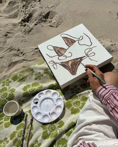 at the beach painting my favourite bikini Mini Beach Paintings, Beach Theme Painting, Beachy Paintings, The Beach Painting, Drawings To Try, Bathroom Canvas, Coastal Painting, Cute Canvas Paintings, Cute Paintings