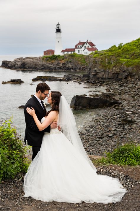 coastal-maine-wedding-photographer-sm (4) White Dress Bride, Lighthouse Maine, Portland Head Light, Maine Lighthouses, Madison Wedding, Cape Elizabeth, Floral Dress Design, Coastal Maine, Light Wedding