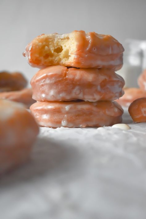 Old Fashioned Doughnuts Recipe, Best Oil For Frying, Old Fashioned Donut, Doughnuts Recipe, Doughnut Cake, Vanilla Glaze, Food Thermometer, Doughnut Recipe, Golden Syrup