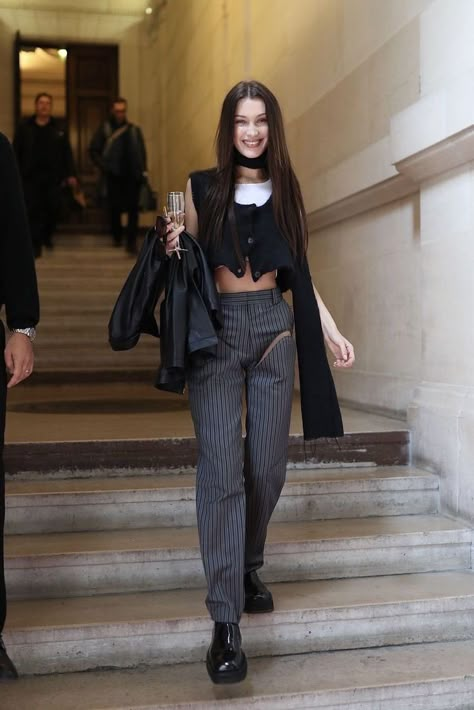 Harry Clarke, Bella Hadid Outfits, Bella Hadid Style, Hadid Style, Looks Street Style, Models Off Duty, 가을 패션, Looks Style, Bella Hadid