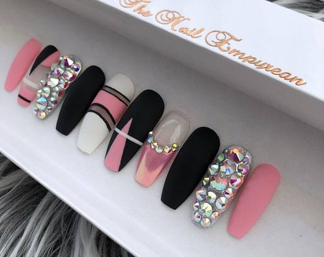 Press On Nails Coffin, Coffin Press On Nails, Kandy, Crystal Nails, Nails Coffin, Coffin Nails Designs, Bling Nails, Nail Sizes, Chrome Nails