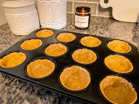 Thanksgiving Dog Treat Recipe: Drool-Worthy Mini Pumpkin Pies! - SPCA of Wake County Dog Mini Pumpkin Pies, Dog Pumpkin Pie Recipe, Pumpkin Pie For Dogs, Dog Pumpkin Pie, Thanksgiving Dog Treats, Sweet Potato Pie Filling, Dog Treat Recipe, Dog Pumpkin, Mini Pumpkin Pies