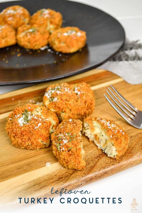 Croquette Recipe, Turkey Croquettes, Chicken Croquettes Recipe, Reheat Turkey, Turkey Ideas, Gluten Free Turkey, Chicken Croquettes, Croquettes Recipe, Chicken Melts