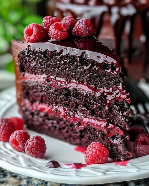 Recipes Tower, Raspberry Chocolate Cake, Chocolate Raspberry Cake Recipe, Raspberry Cake Recipes, Raspberry Frosting, Dream Birthday, Chocolate Raspberry Cake, Unsweetened Cocoa Powder, Raspberry Chocolate