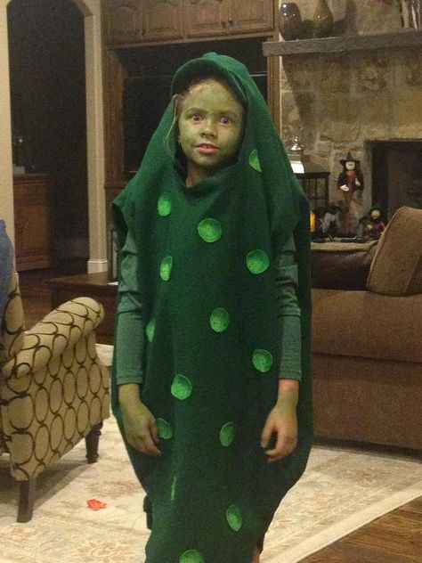 "Forgot my little sister went as a pickle for Halloween a few years ago funniest shit I've ever seen." #funny #lol #memes #funnymemes #bestofreddit Pickle Costume Diy, Pickle Costume, Pickles Funny, Apology Gifts, Lol Memes, Funny Picture, Image Macro, Diy Costumes, Little Sisters