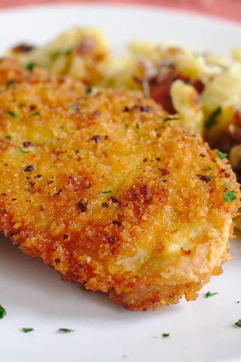 Chicken Snitchel Recipes, Chicken Snitzel Recipe, German Chicken Schnitzel Recipe, Chicken Deep Fried, Chicken Boneless Breast Recipes, Schnitzel Recipes, Chicken Schnitzel, Charcuterie Recipes, Dinner Dishes