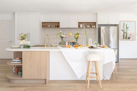 Kitchen Island Bench, Island Bench, Beach House Interior Design, Entertaining Kitchen, Serving Drinks, Beach House Interior, Entertaining Guests, Kitchen Accessories, Interior Design Inspiration