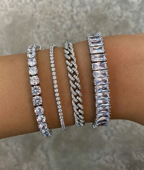 Bridal Tennis Bracelet, Silver Jewelry Aesthetic Bracelet, Tennis Bracelet Diamond For Women, Silver Accessories Aesthetic, Girlfriend Friendship, Valentine Gifts For Him, Aesthetic Bracelets, Diamond Chain Bracelet, Gifts For Valentines