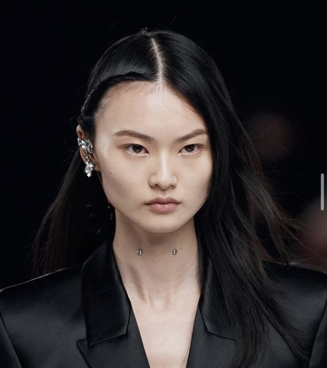 He Cong, Givenchy Runway, High Fashion Models, Winter 23, Model Face, Fall 2022, Runway Show, Asian Fashion, Paris Fashion